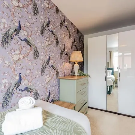 Modern House 2 Bedroom 5 Beds Manchester Exterior photo