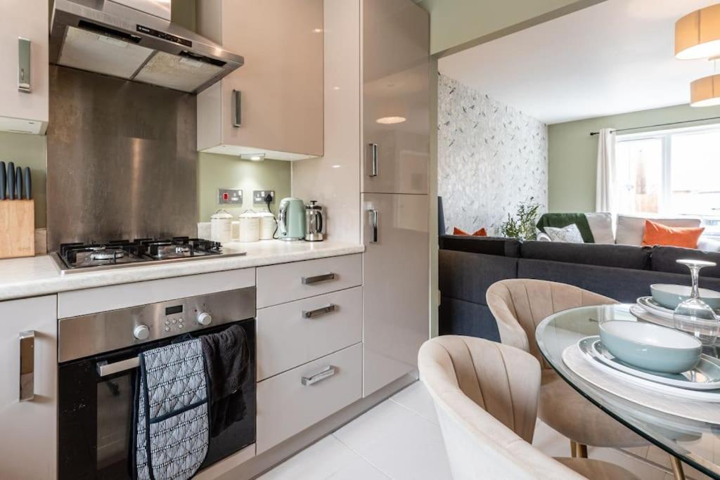 Modern House 2 Bedroom 5 Beds Сasa de vacaciones *