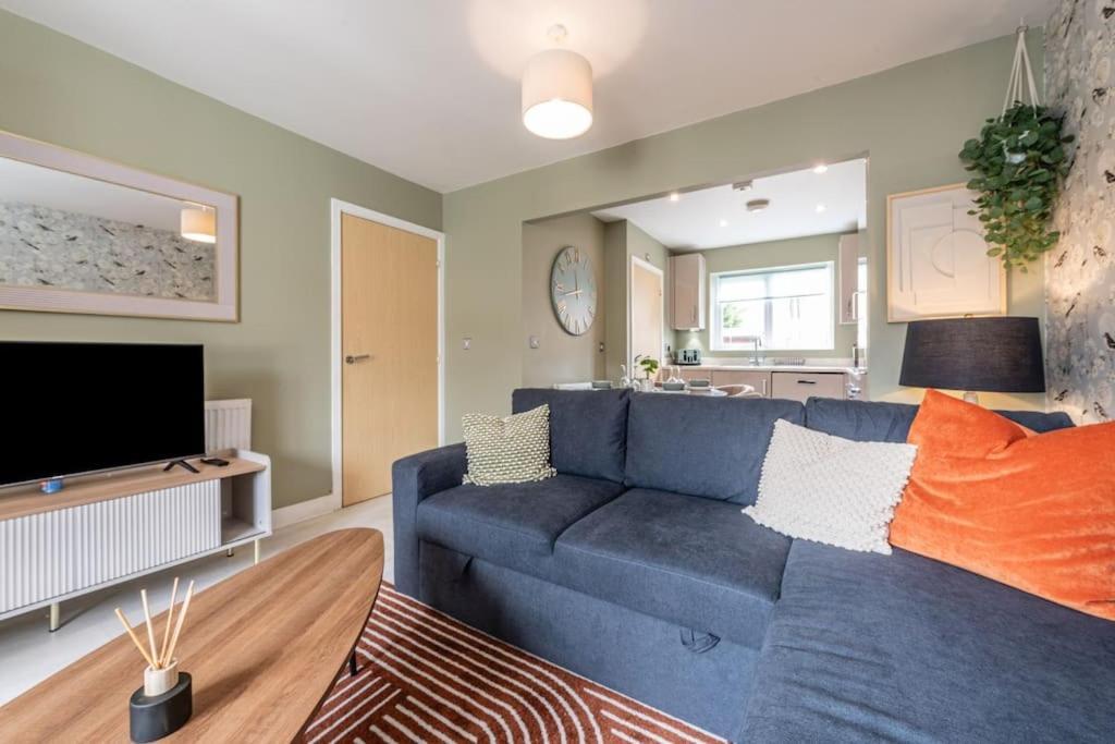 Modern House 2 Bedroom 5 Beds Holiday home Manchester